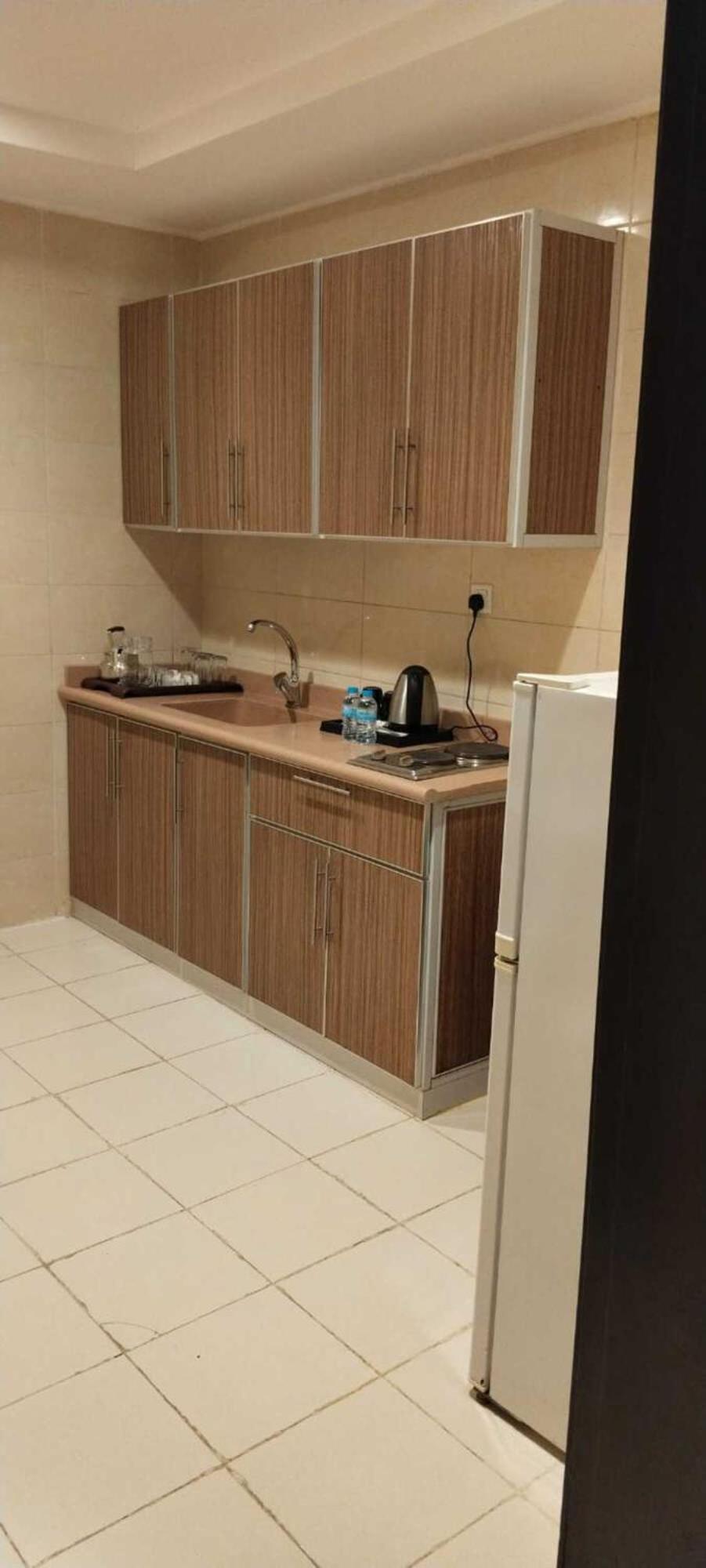 همم للوحدات السكنية - الرحيلي Jeddah Al Kura Exteriör bild